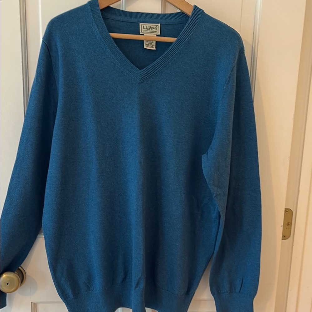 L.L. Bean Men's Teal V-Neck Cashmere Sweater